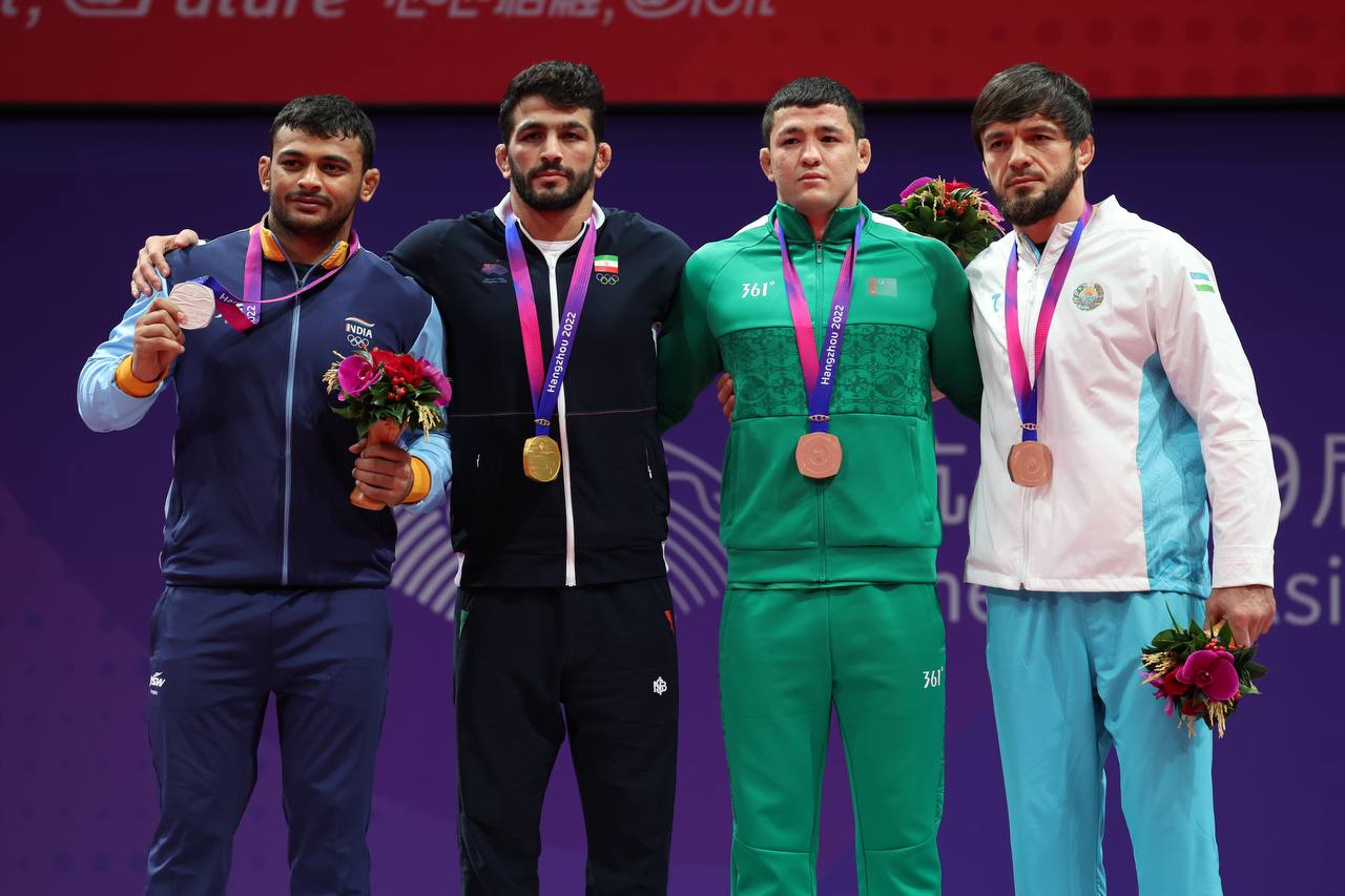 عکس| حسن یزدانی و طلایی برای فراموش کردن تیلور - خبرآنلاین