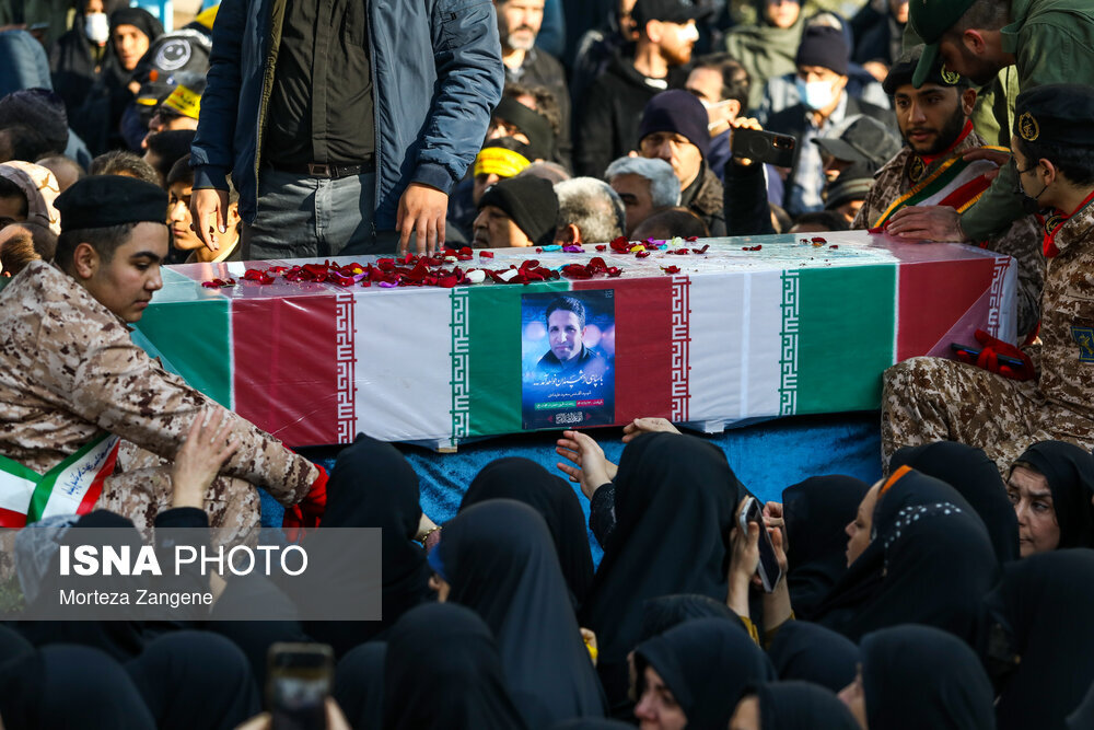 عکس‌هایی از مراسم تشییع پیکر مستشار نظامی سپاه که توسط اسرائیل شهید شد