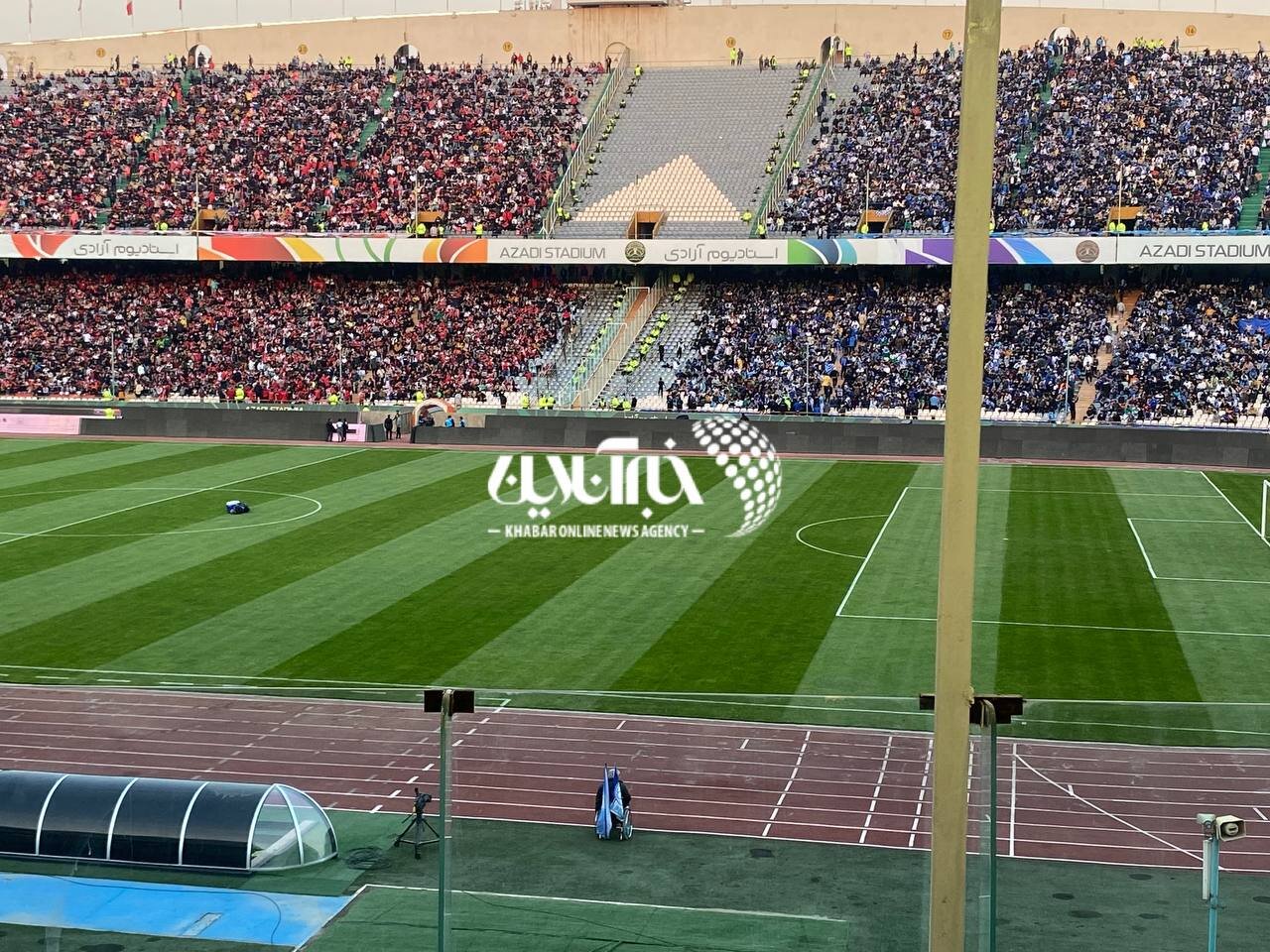 عکس‌| تماشاگران استقلال و پرسپولیس 2 ساعت مانده دربی