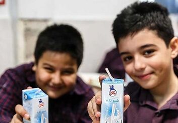 توزیع بیش از ۵ میلیون پاکت شیر در مدارس اصفهان؛ تعیین تکلیف ۹ میلیون سهمیه باقیمانده در هفته آتی