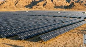 آغاز ساخت نیروگاه خورشیدی ۳۰۰ مگاواتی «رازی اصفهان» با سرمایه‌گذاری بانک گردشگری