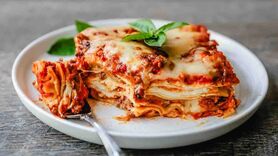 طرز تهیه لازانیا با سویا و قارچ با فیلم آموزشی