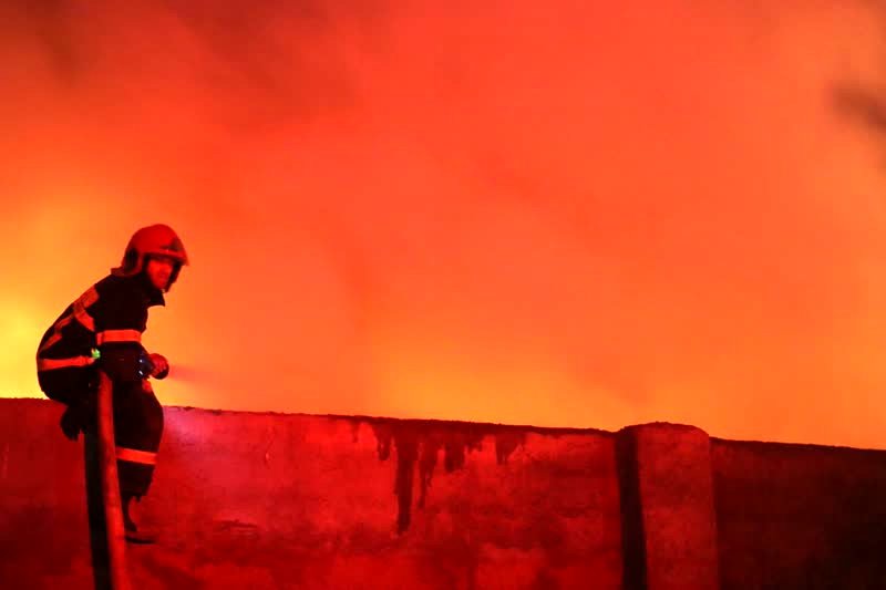 اتاق خواب منزل 4طبقه در آتش سوخت+فیلم