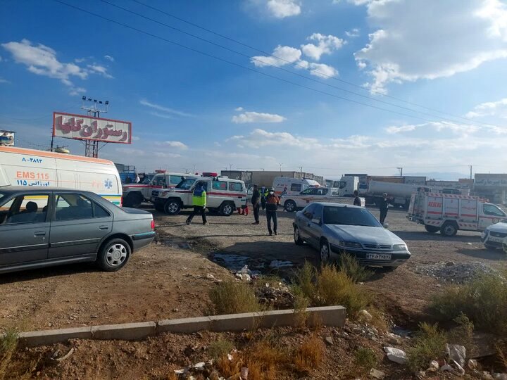 مسمومیت 60 نفر در پی نشتی کپسول‌ گاز کلر در جاده شهرضا