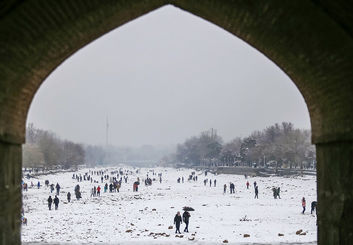 هت‌تریک هوای پاک در نصف‌جهان؛ تنفس اکسیژن خالص در اصفهان برای سومین روز متوالی| دما ۱۰ درجه سردتر می‌شود