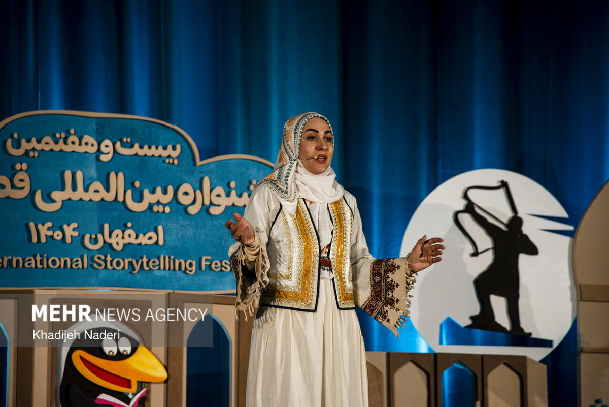 جشنواره‌ای در سکوت؛ وقتی قصه‌ها زیر گنبدهای فیروزه‌ای بی‌صدا روایت شدند