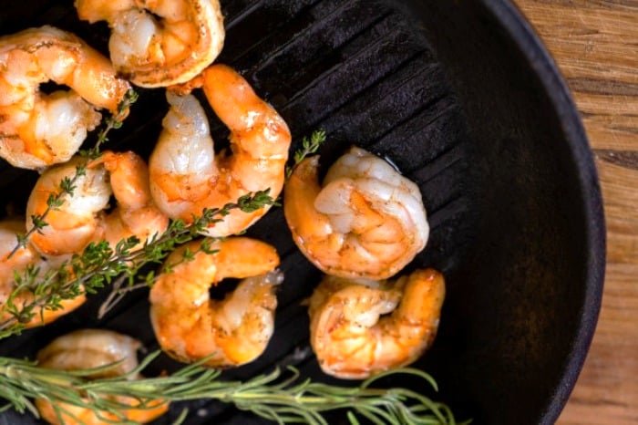 خواص میگو | ۱۷ فایده شگفت‌انگیز + جدول ارزش غذایی و هشدارهای مهم مصرف