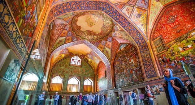 رونمایی از اسرار اتاق «چهارشنبه‌سوری»؛ درهای بسته کاخ چهل‌ستون اصفهان به روی مردم باز شد