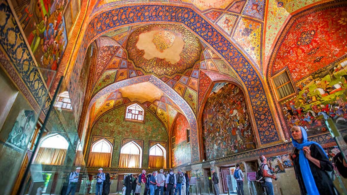 رونمایی از اسرار اتاق «چهارشنبه‌سوری»؛ درهای بسته کاخ چهل‌ستون اصفهان به روی مردم باز شد