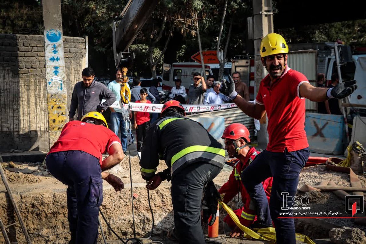 ریزش آوار بر سر کارگران افغانستانی+عکس