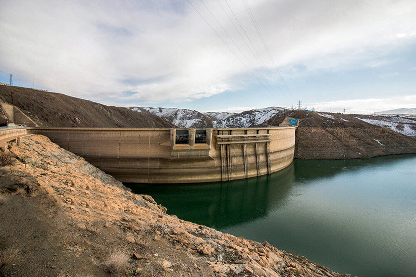 سقوط تاریخی زاینده‌رود؛ ذخیره سد به کمترین میزان خود رسید

