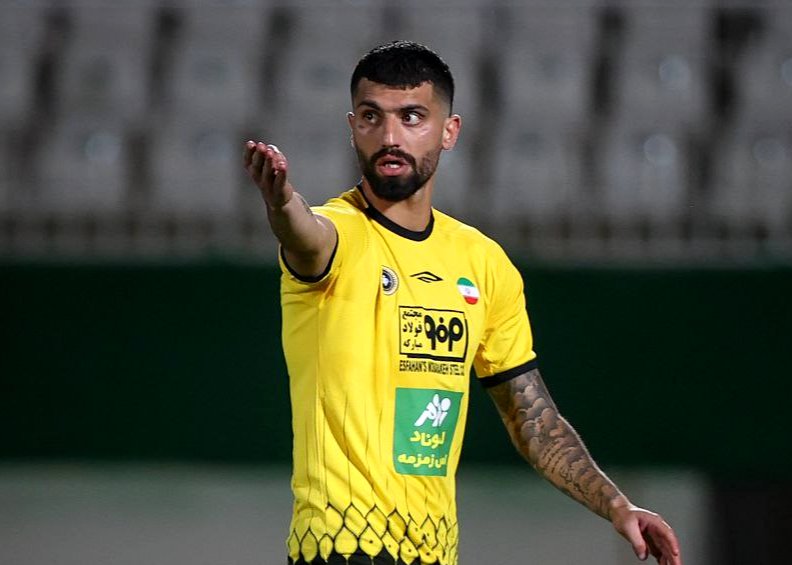 محمد دانشگر در موقعیت کلافگی