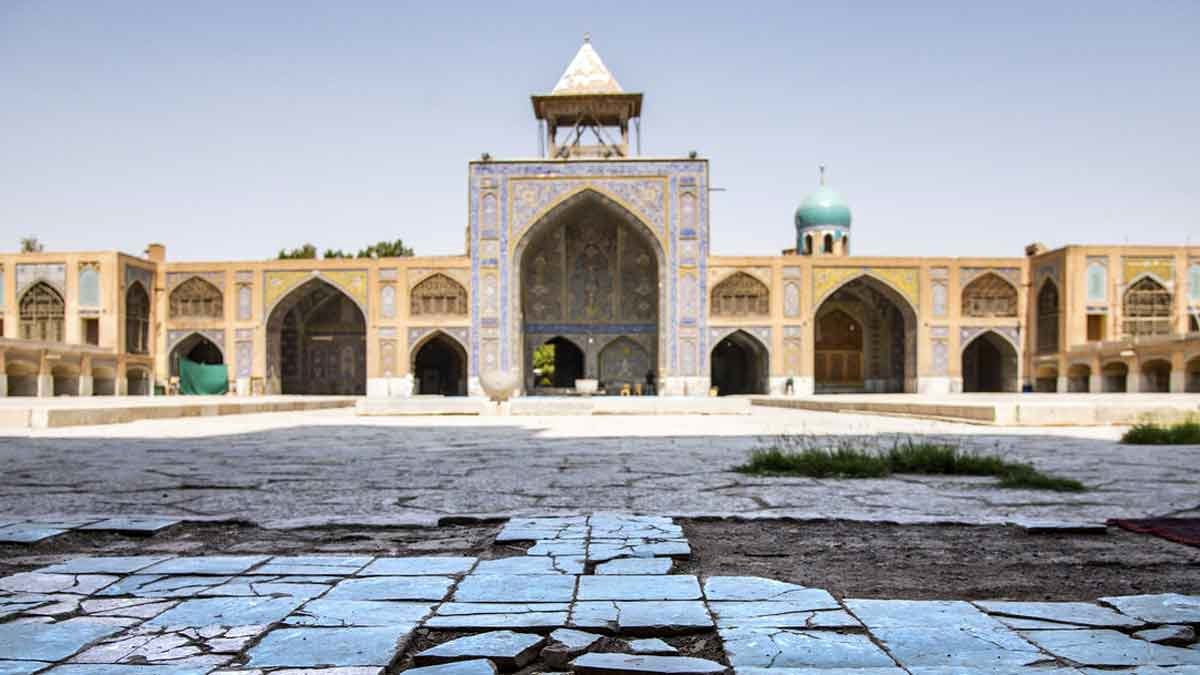 تخصیص ۳۰ میلیارد ریال برای بحران ۳۵۰ میلیاردی؛ «مسجد سید» اصفهان در محاصره فرونشست و بی‌پولی