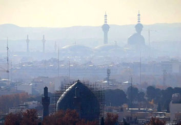 وضعیت قرمز در دومین روز زمستان ۱۴۰۴؛ اصفهان با میانگین ۱۵۹ آلوده‌ترین کلان‌شهر ایران شد