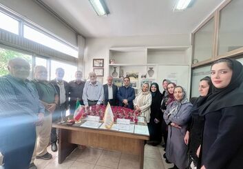 حضور آتیه‌سازان حافظ در کانون بازنشستگان آموزش و پرورش اصفهان به مناسبت روز معلم