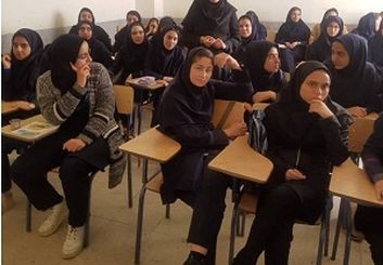 لیست مدارس دخترانه اردستان + آدرس و شماره تلفن
