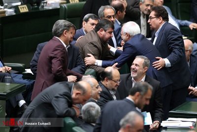 دلجویی نماینده خرمشهر از ظریف