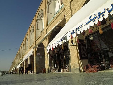 تعدد مسئولیت ها در میدان امام مشکل‌زاست