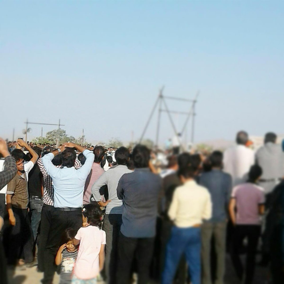 قاتل دختر نصرآبادی به دار آویخته شد + عکس