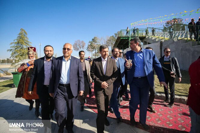 افتتاح پردیس هنر و قدرشناسی از یک خدمتگزار