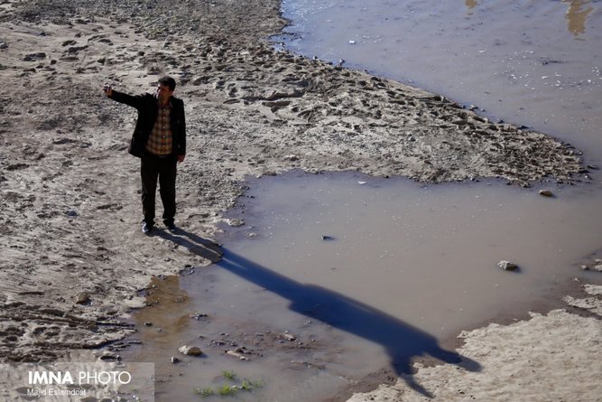 زاینده رود با بهار آمد