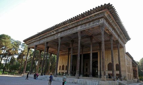 معرفی چهل ستون اصفهان+ عکس