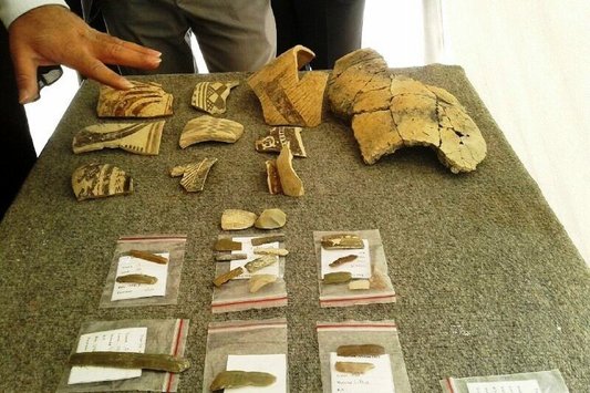 کشف سکونت‌گاه هفت هزار ساله در تپه گل افشان سمیرم+عکس