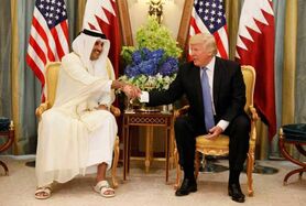 امیر قطر با دمپایی در حضور ترامپ