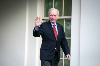 لیبرمن گزینه نهایی برای ریاست اف بی آی