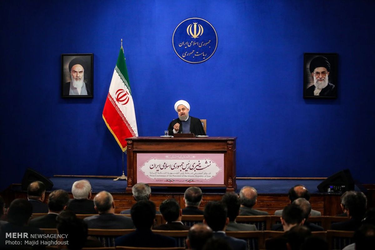هیچکس حق ندارد انقلاب را به درون خیمههای خود بکشاند