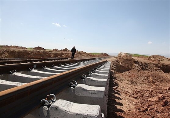 دولت خریدار ریل ذوب‌آهن نیست