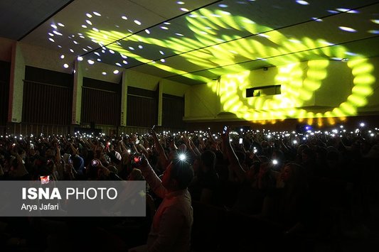 کنسرت موسیقی روزبه نعمت الهی