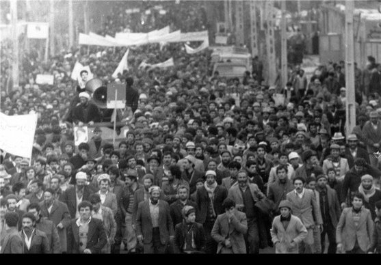 سفره انقلاب در خانه آیت‌الله خادمی پهن شد