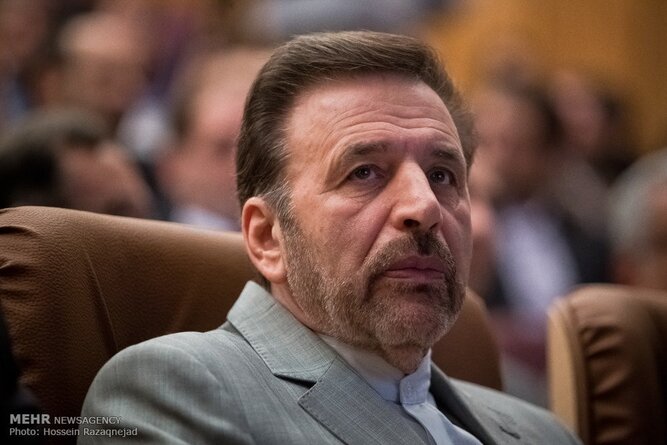 واعظی وزیری که پشت روحانی می‌ماند