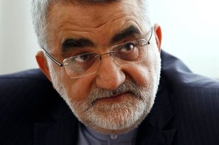 یکی از تروریست های حادثه دیروز زنده دستگیر شده است