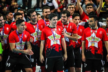 گیتی پسند این گونه به مصاف حریفان خود می‌رود