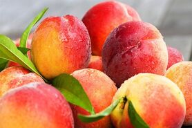 هلو برای بیماری های کلیوی مفید است