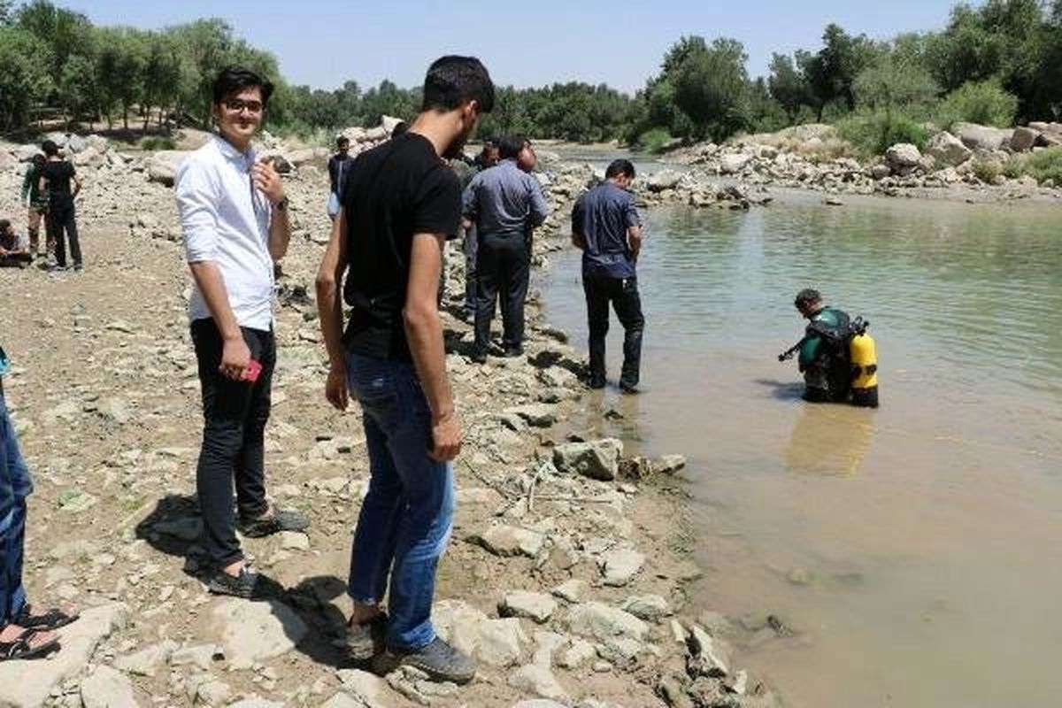 مرگ جوان اصفهانی در زایندهرود/کاهش آب دلیل نبود خطر نیست