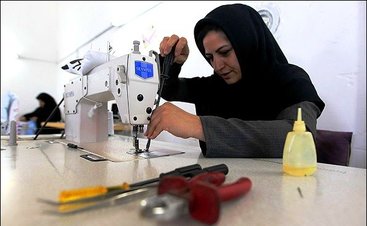 شانه‌هایی که بار زندگی را مردانه به‌دوش می‌کشند