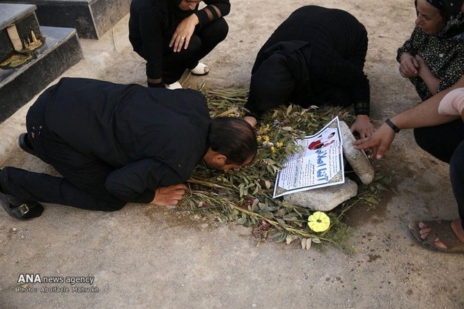 پدر آتنا اصلانی: قاتل باید در ملاءعام سنگسار شود