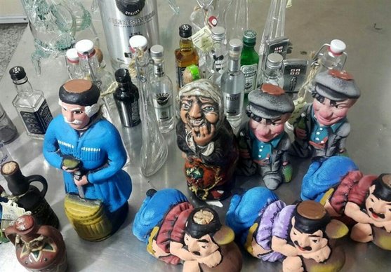 کشف مشروبات الکلی از داخل عروسک