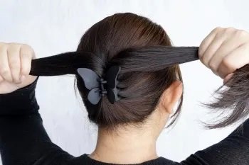 آموزش شینیون موی کوتاه با یک عدد کلیپس پروانه ای