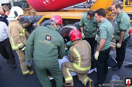 مرگ فجیع عابران پیاده زیر چرخ‌های بونکر حمل سیمان در دادمان