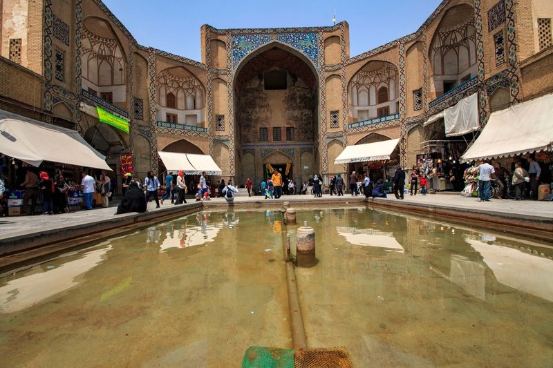 مقاوم سازی و مرمت بام سردر قیصریه آغاز شد