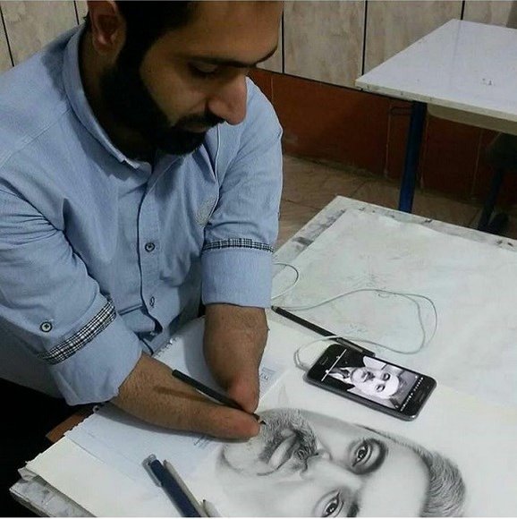 موفقیت بدون 2 دست و با یک پای معلول