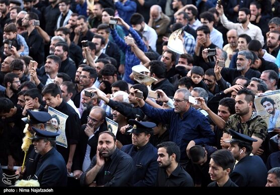 مراسم وداع با پیکر شهید محسن حججی در حرم مطهر رضوی