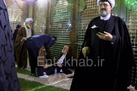 عکس منتشر نشده از آیت‌الله کاشانی که در مراسم تدفین هاشمی‌رفسنجانی از حال رفت