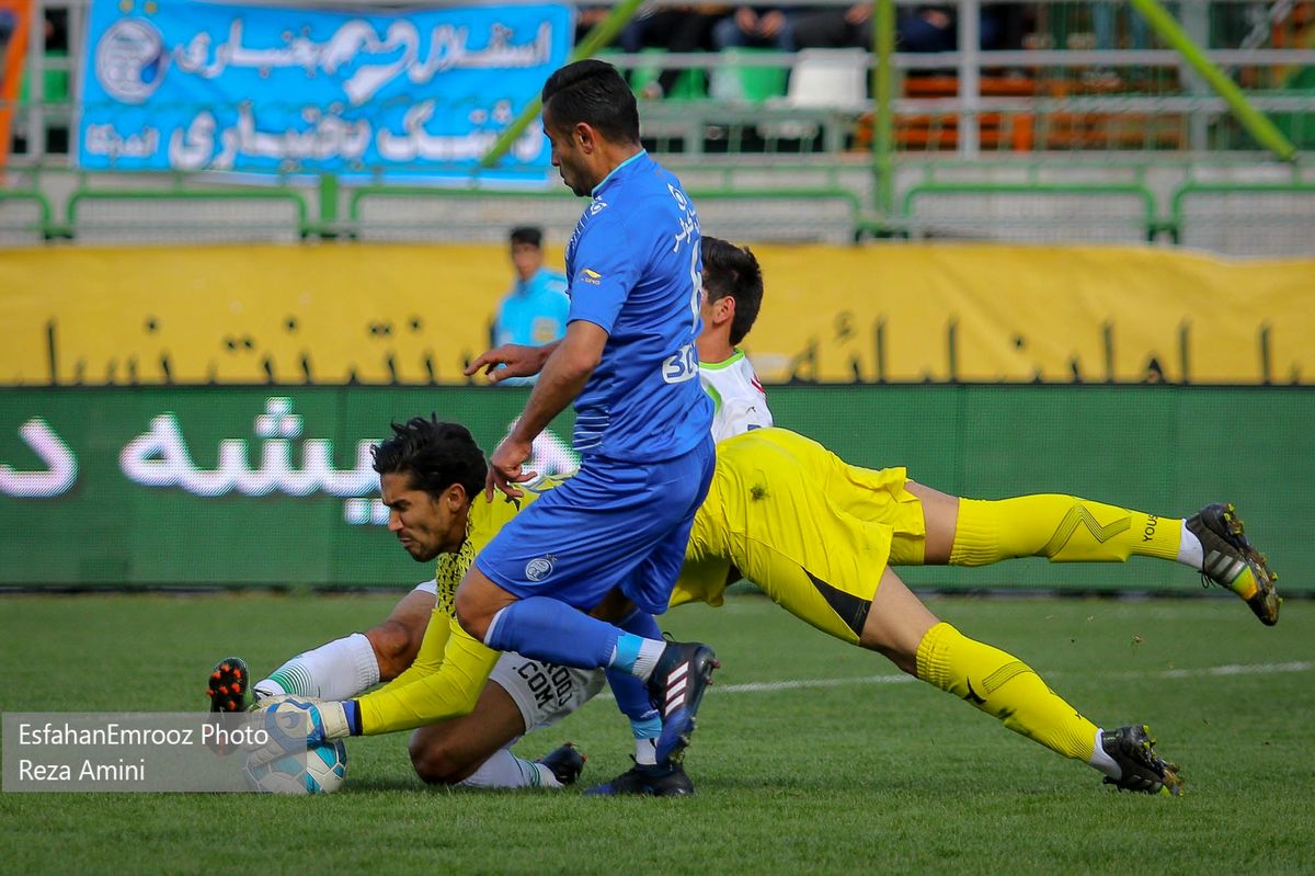 ذوب آهن صفر - استقلال تهران ۲