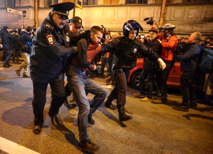 فریاد "روسیه بدون پوتین" در روز تولدش!