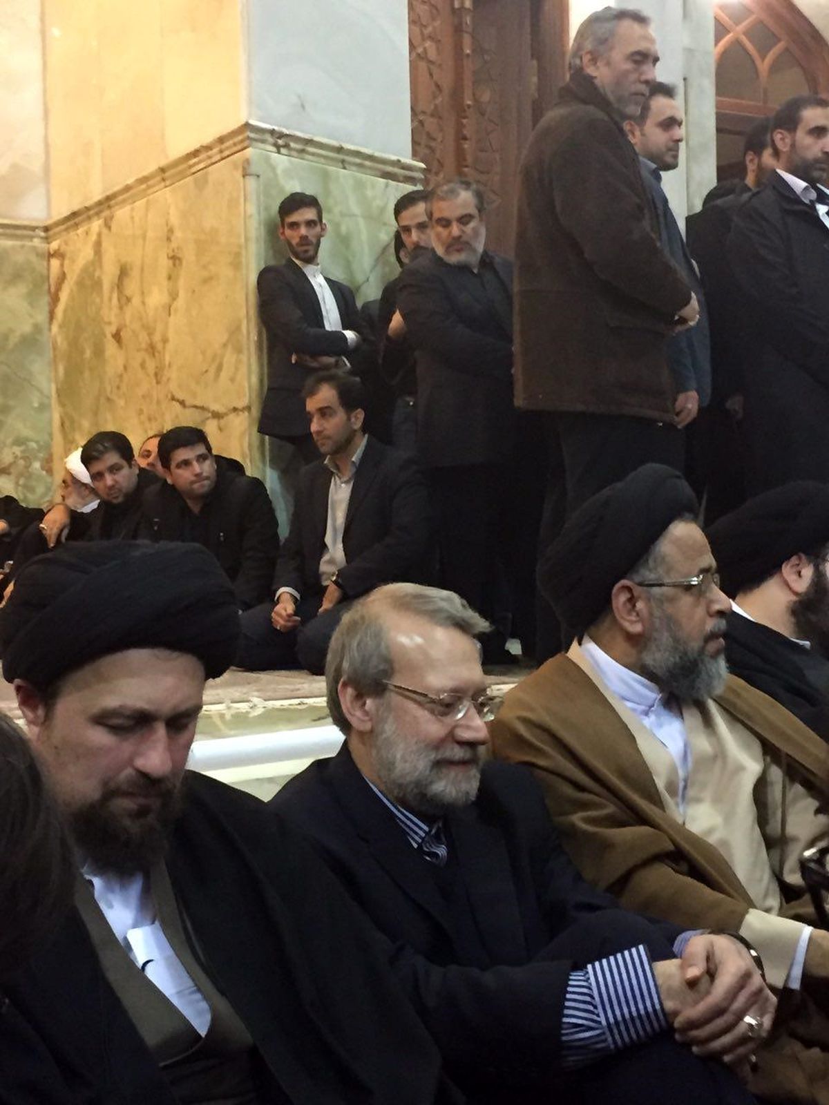 همنشینی علی لاریجانی و سیدحسن خمینی در مراسم چهلم آیتالله هاشمی